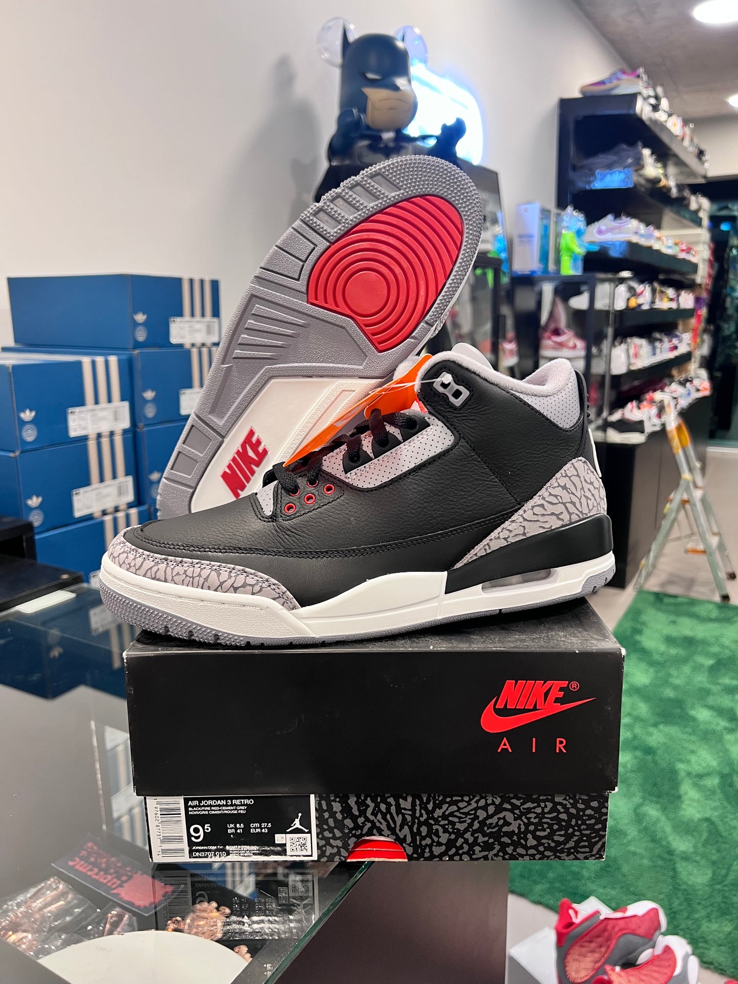 Jordan 3 Retro OG
Black Cement (2024)