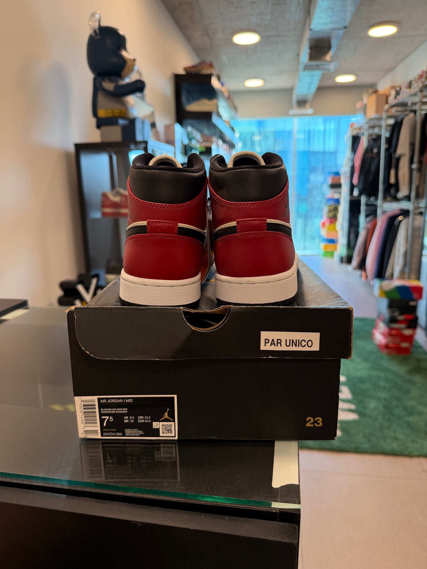 Jordan 1 Mid Chicago Toe