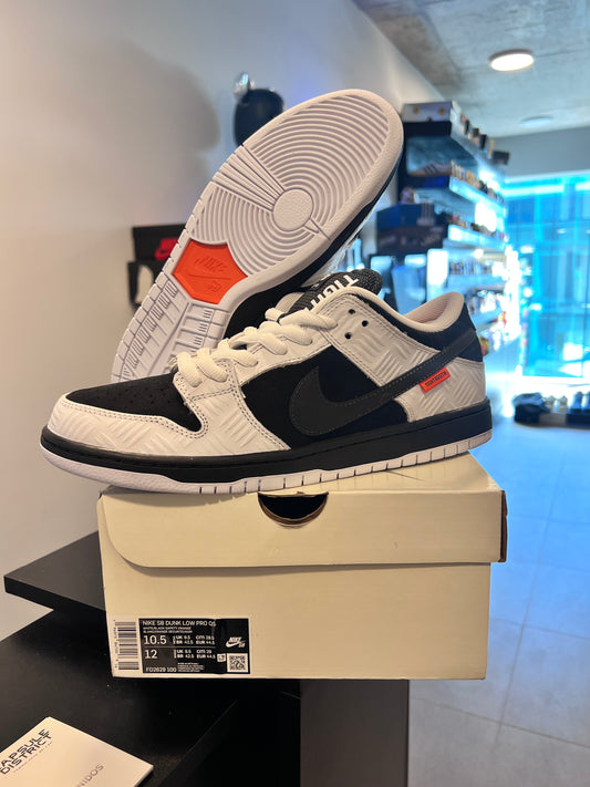 Nike SB Dunk Low Tightboot