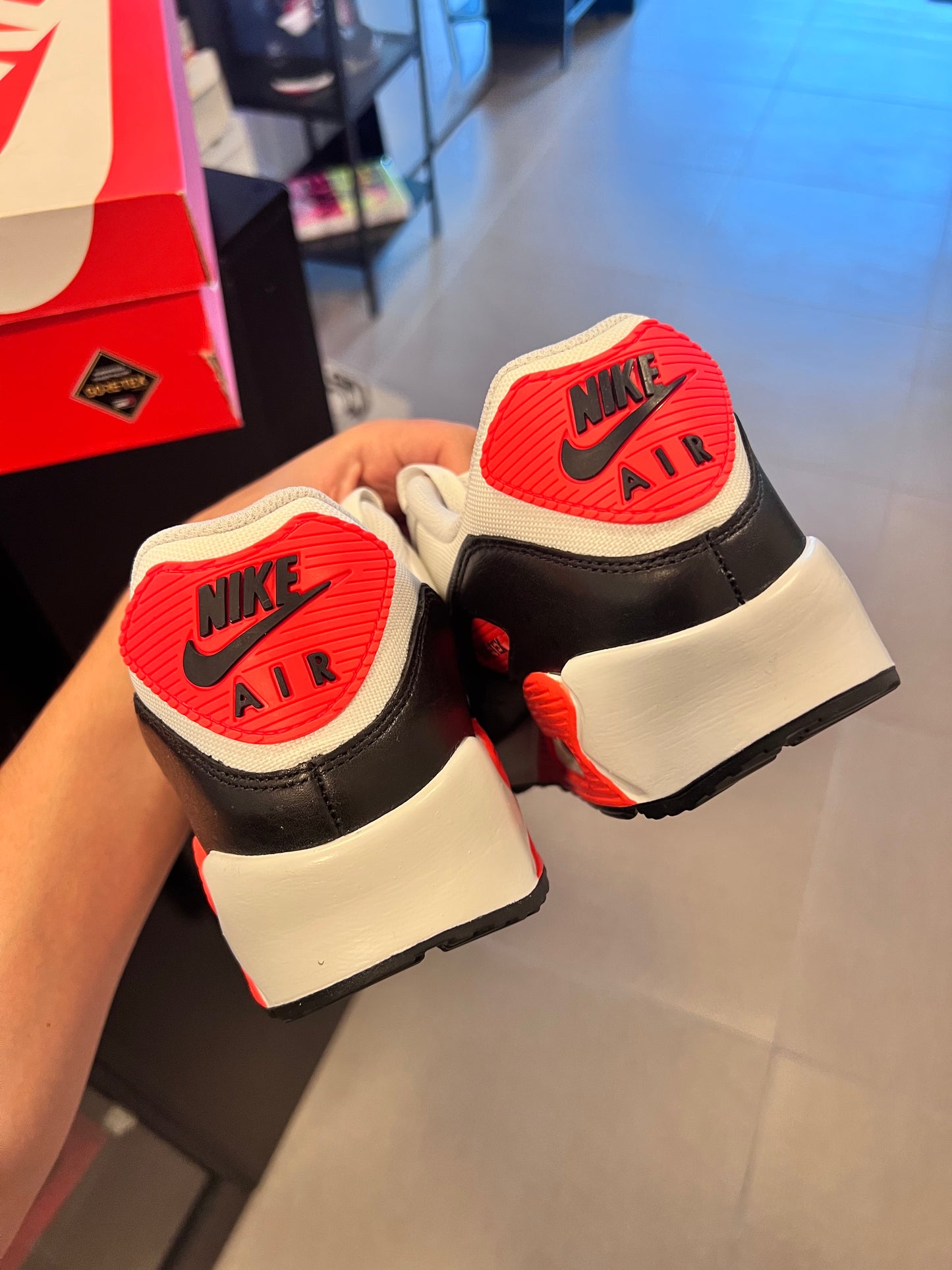 Nike Air Max 90
Gore-Tex Infrared