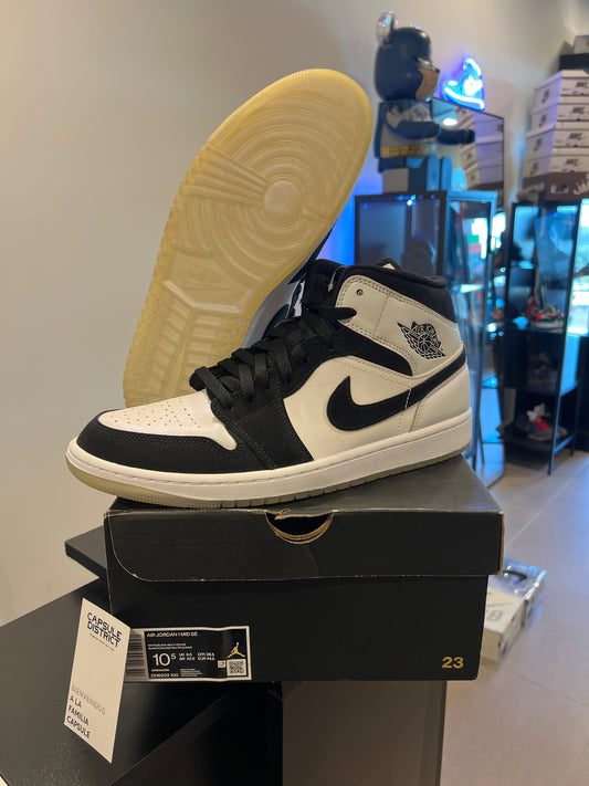 Jordan 1 Mid
Diamond Shorts