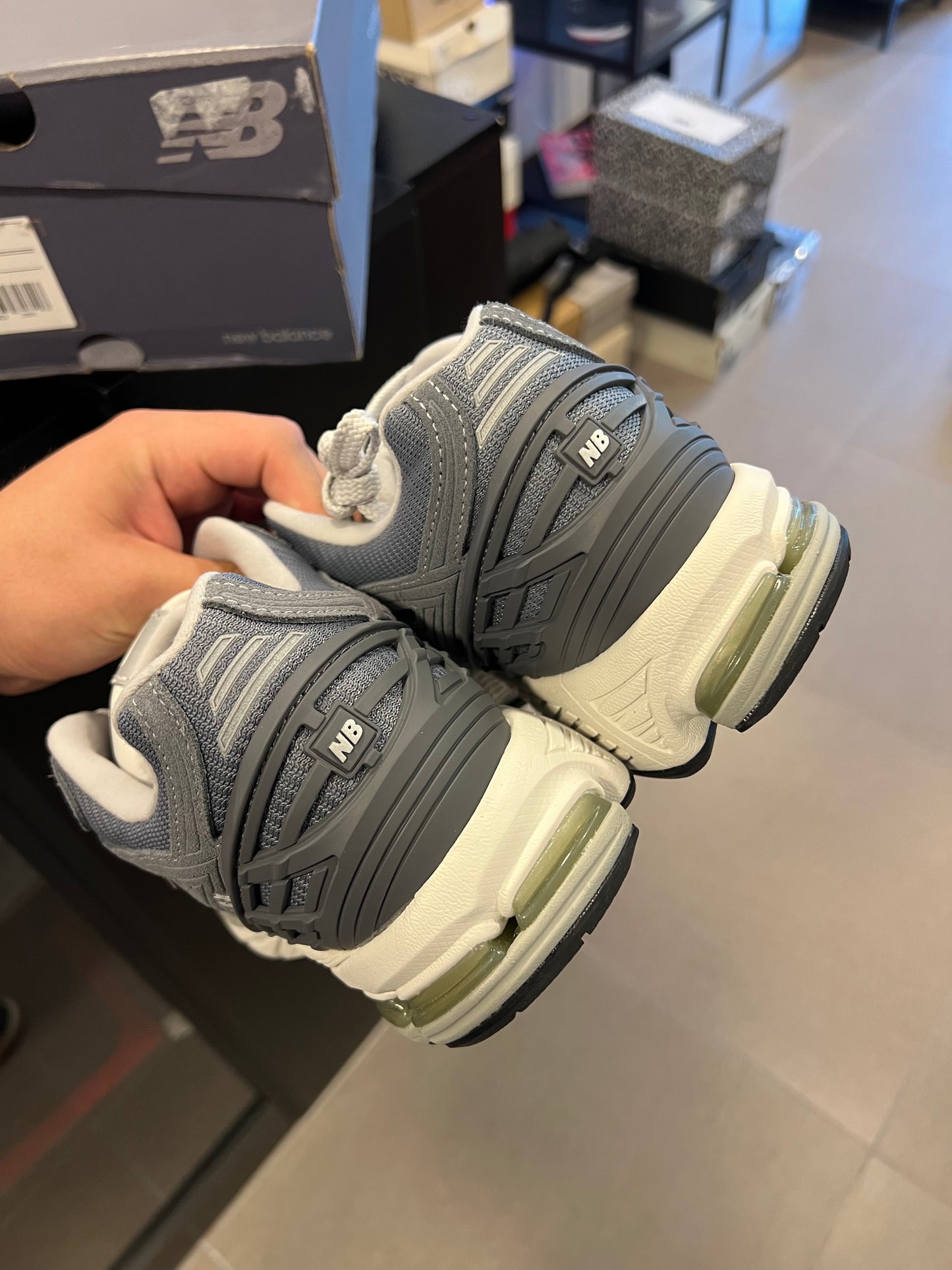 New Balance 1906R
Titanium