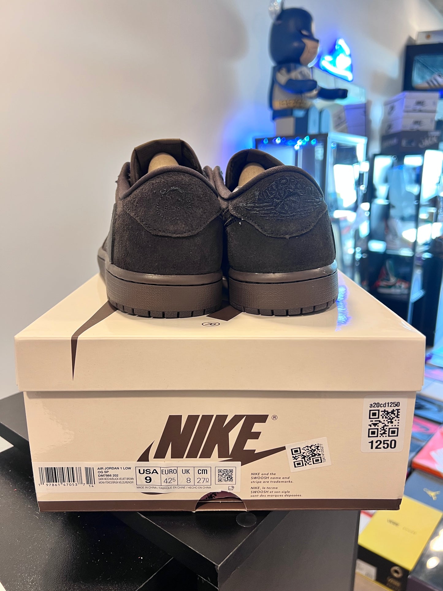 Jordan 1 Retro Low OG SP
Travis Scott Velvet Brown