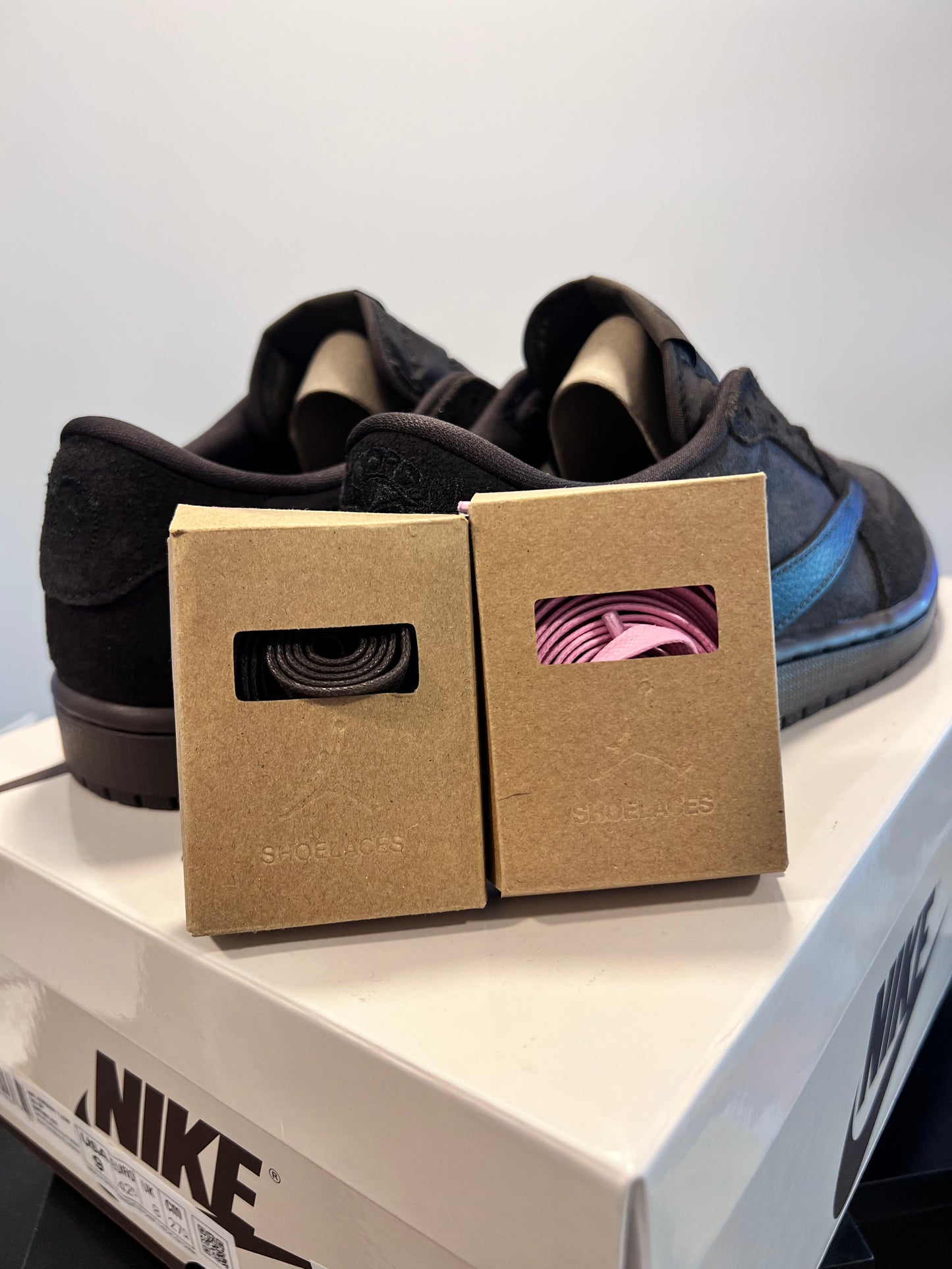 Jordan 1 Retro Low OG SP
Travis Scott Velvet Brown