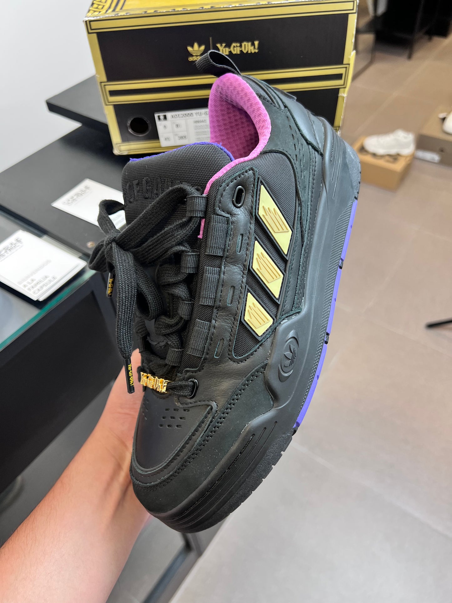 Adidas ADI2000 Yu-Gi-Oh! With sealed Dark Magician Promo Card