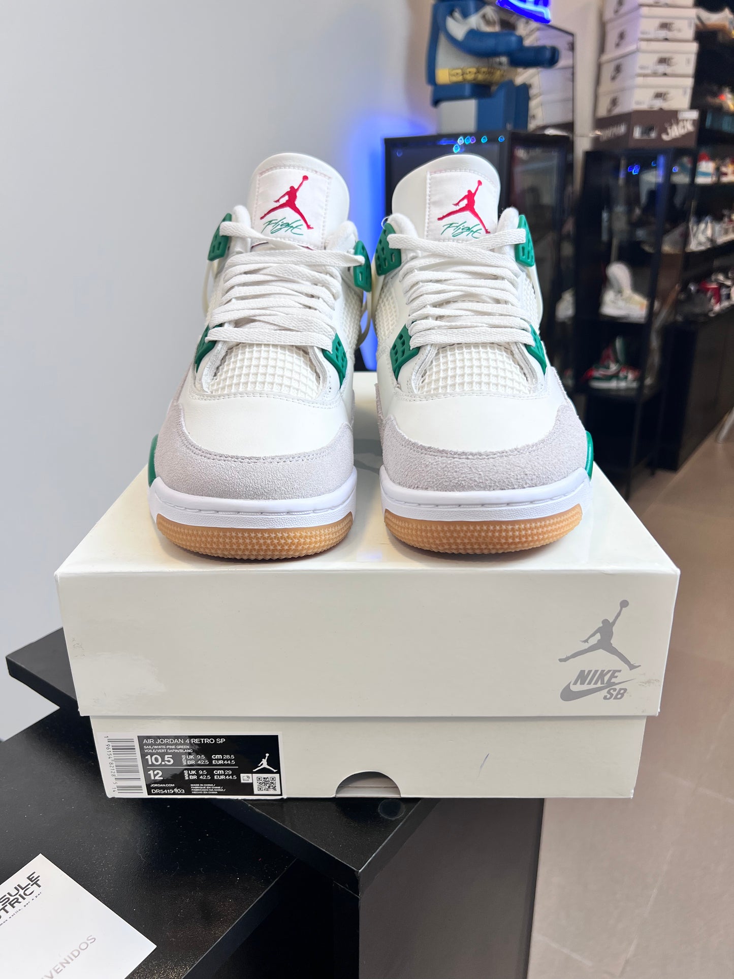 Jordan 4 Retro SB Pine Green