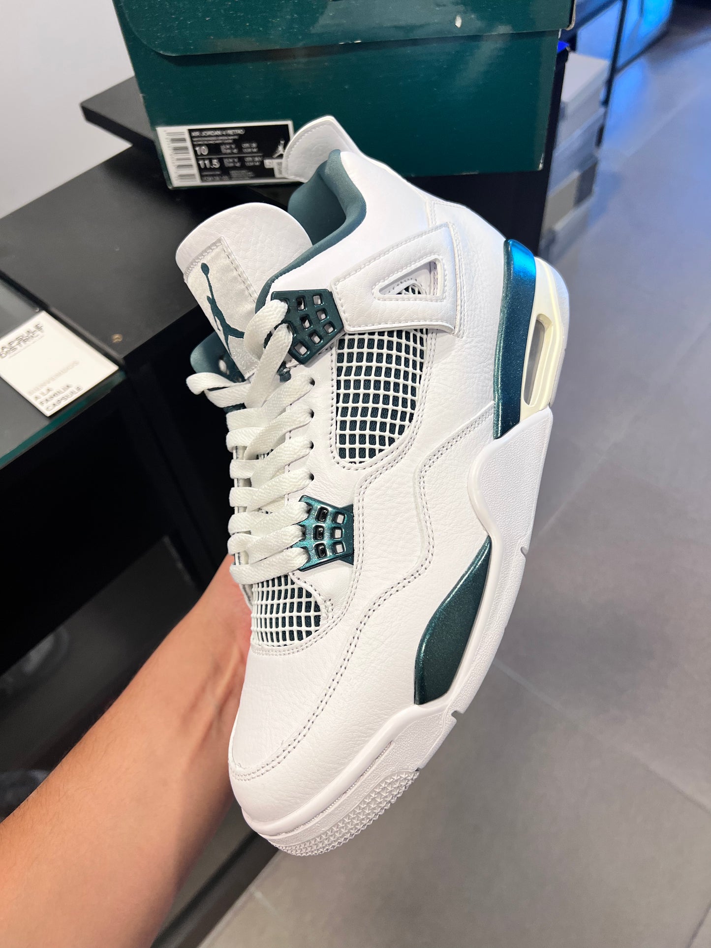 Jordan 4 Retro
Oxidized Green