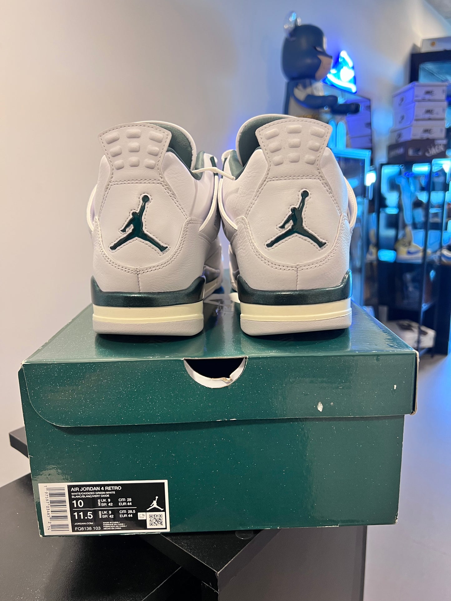 Jordan 4 Retro
Oxidized Green
