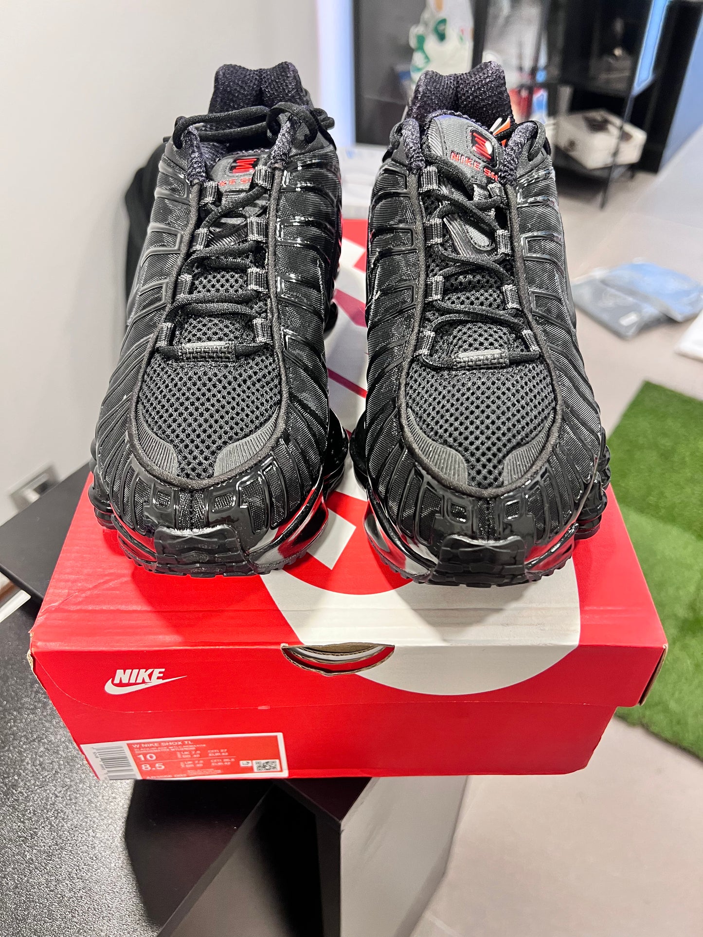 Nike Shox TL
Black Max Orange (Women's)