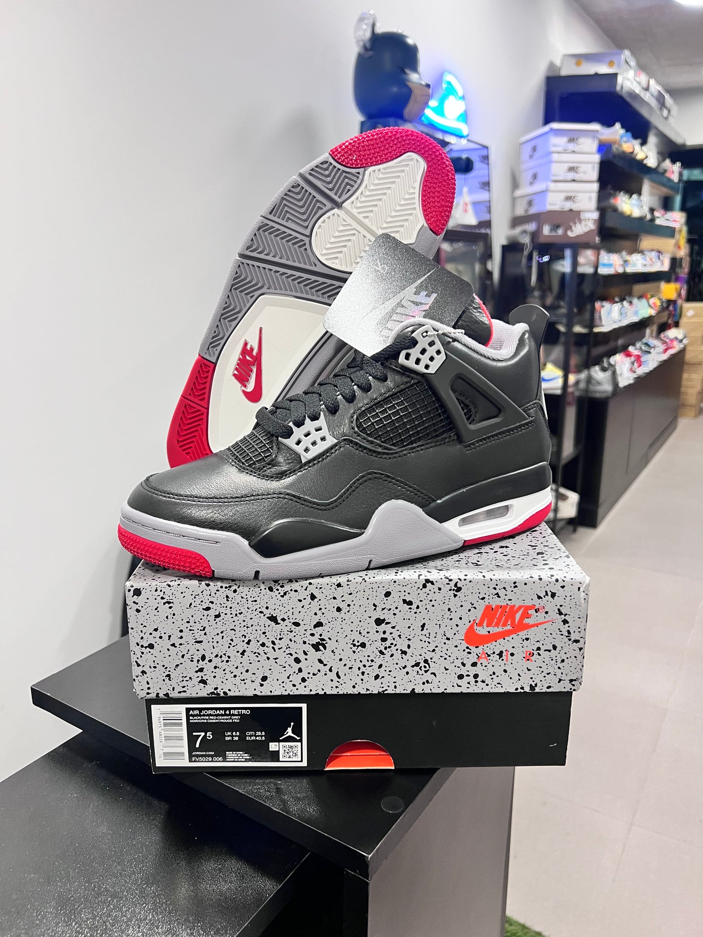 Jordan 4 Retro
Bred Reimagined