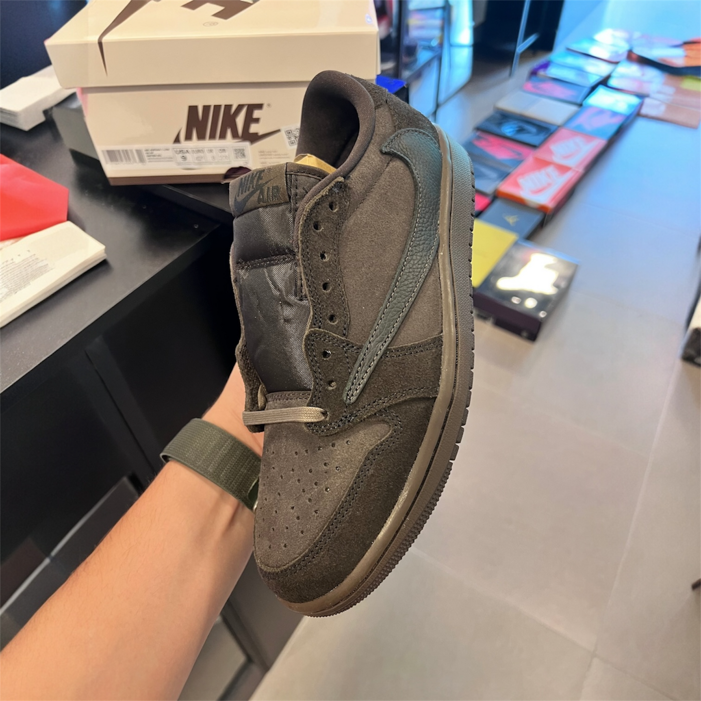 Jordan 1 Retro Low OG SP
Travis Scott Velvet Brown