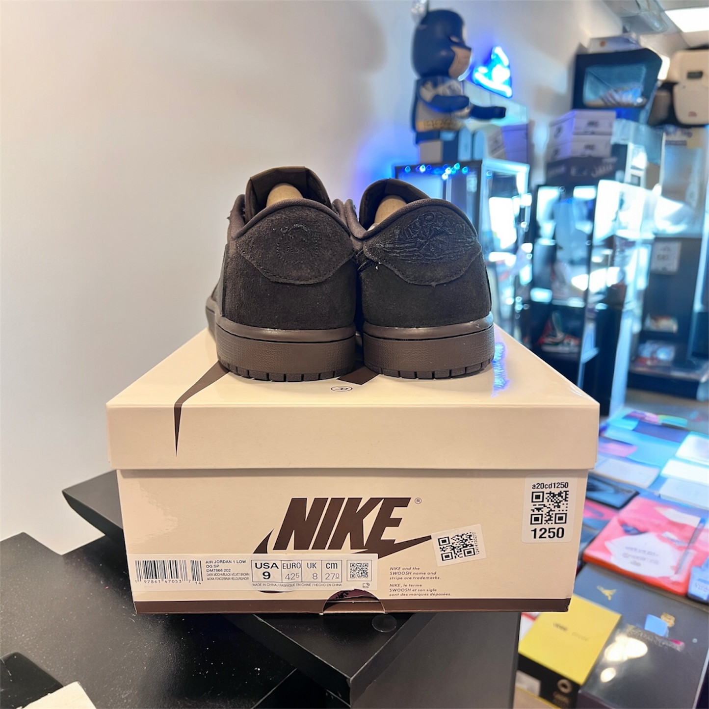 Jordan 1 Retro Low OG SP
Travis Scott Velvet Brown