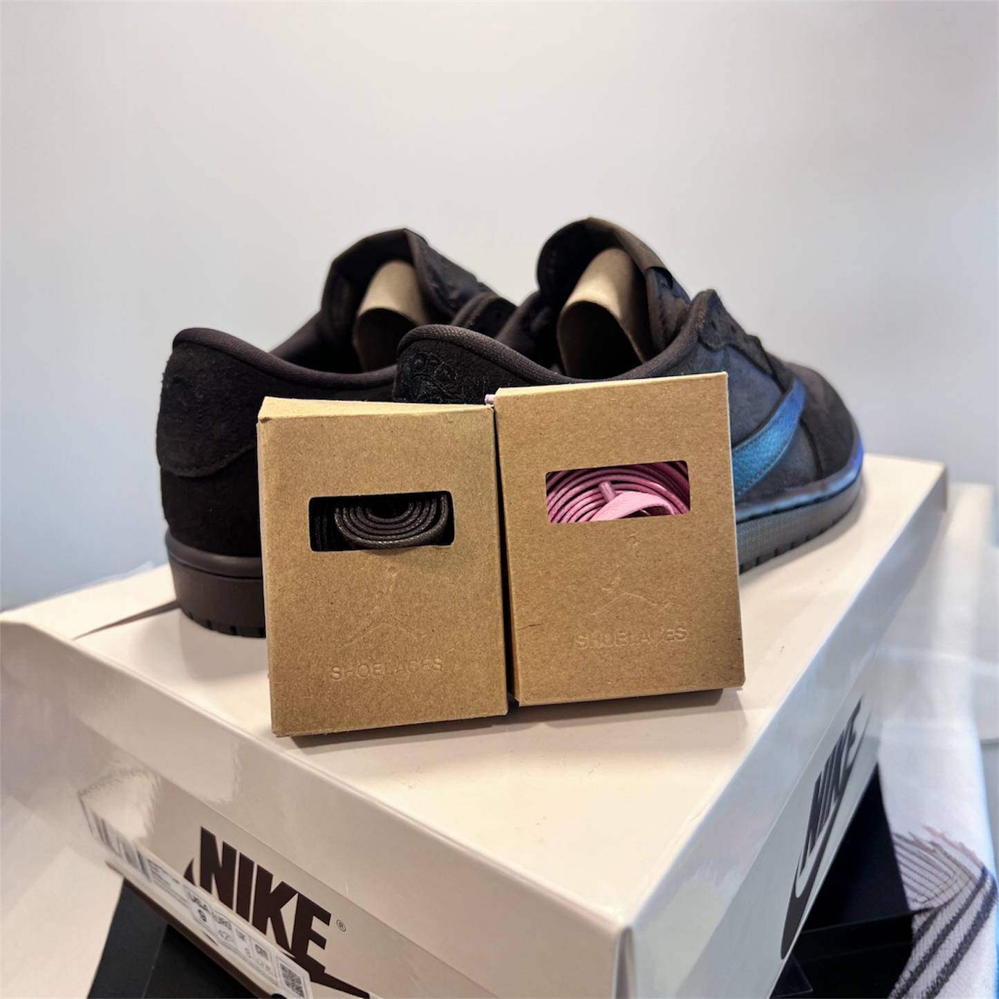 Jordan 1 Retro Low OG SP
Travis Scott Velvet Brown