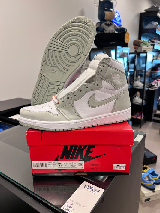 Jordan 1 Retro High OG
Seafoam (Women's)